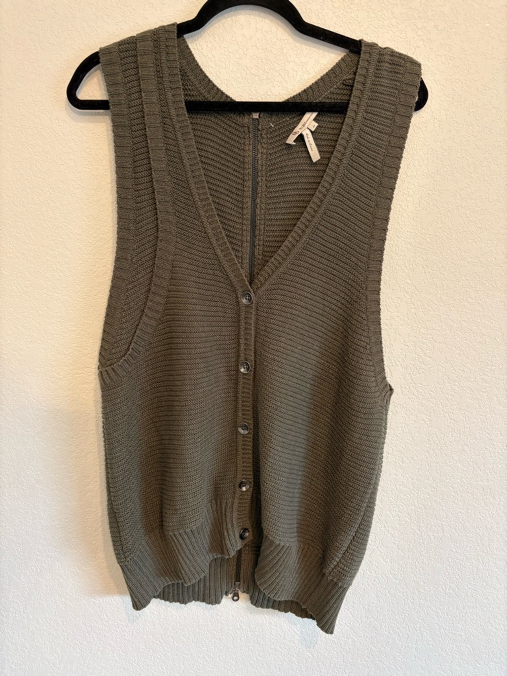 BCBGeneration Sweater Women’s Vest Medium Olive Green Button Front Knit - Picture 2 of 12